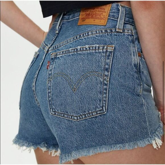 Levi’s 501 High-Rise Button Fly Denim Shorts – Size 28 (NWOTS) - Picture 3 of 10